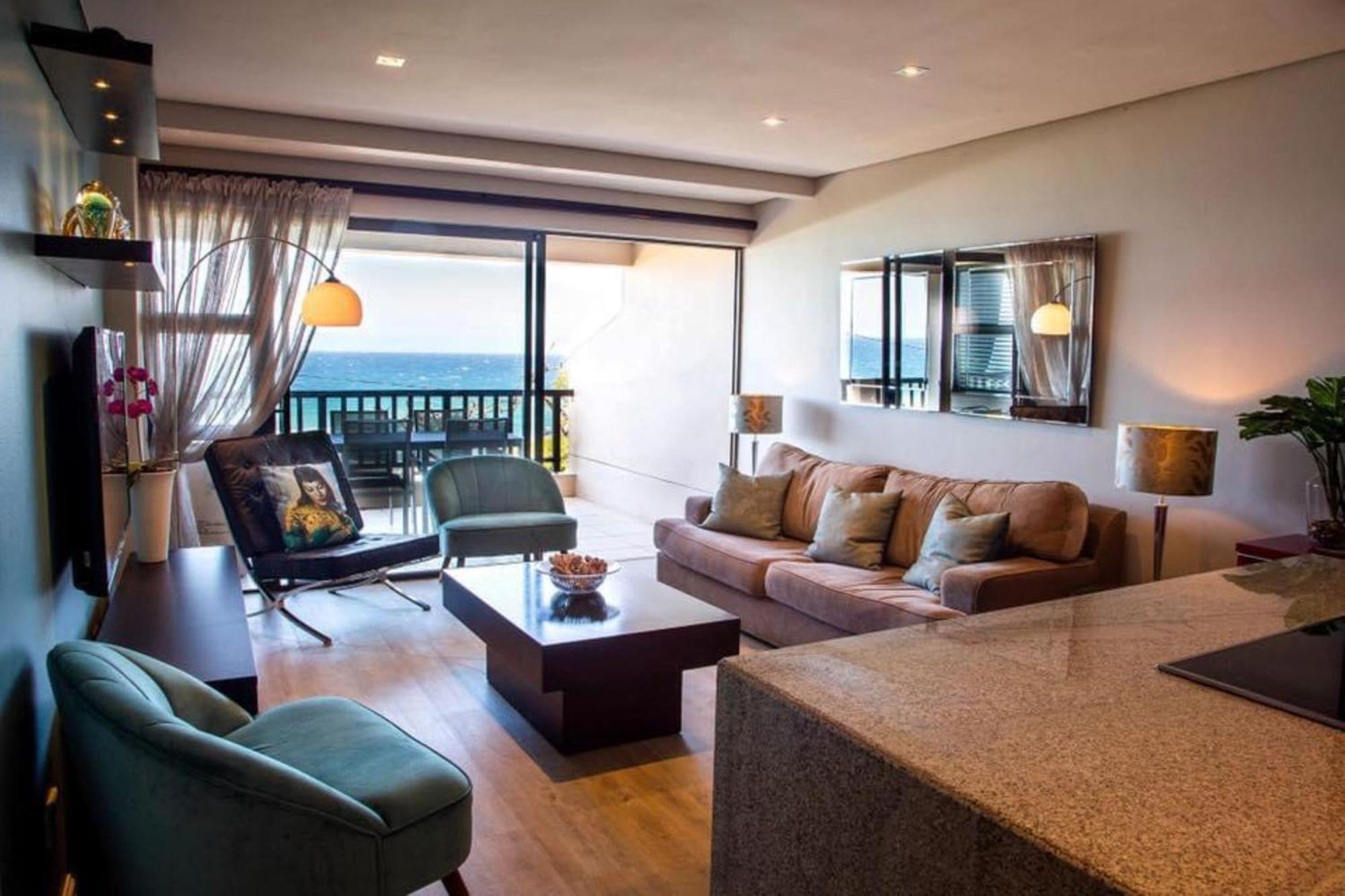 Appartamento 6 Dolphin Views La Mercy Beachfront Esterno foto